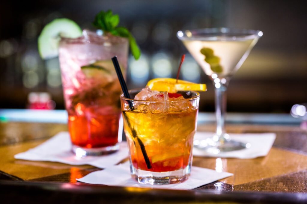 What is The Best Commercial Ice Cube Machine for Cocktails?