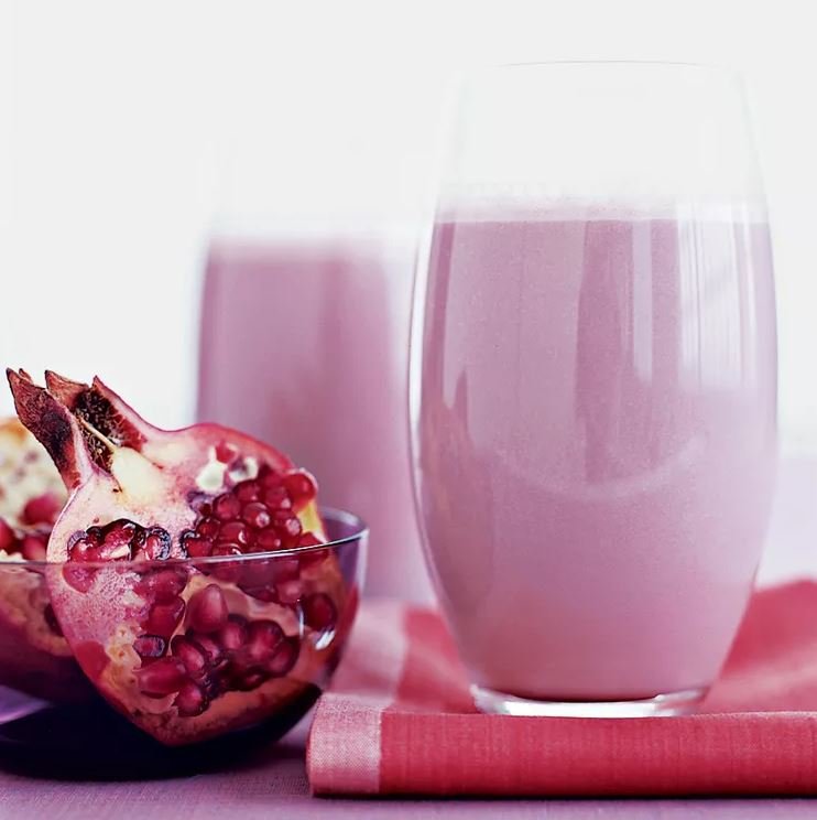 Pomegranate-Banana Smoothie