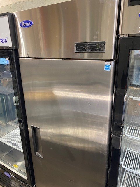 Scratch & Dent Fridge Cooler Stainless Steel Upright Top Mount 1 Door Solid 29" Wide Atosa MBF8004