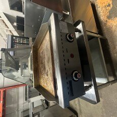 Used 24″ Natural Gas Griddle With Thermostatic Control – 50,000 BTU Vulcan VCRG24-T