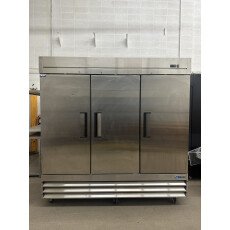 81" Stainless Steel Commercial Triple Door Reach-In Freezer, 72 Cu. Ft. F-72F-HC-CL